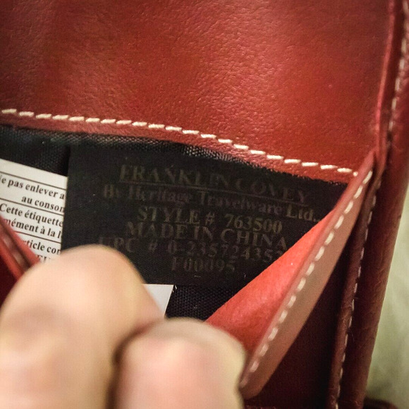 Franklin Covey Red Leather Easy Plan Bifold Magnetic Snap Day Week Planner - Picture 6 of 7